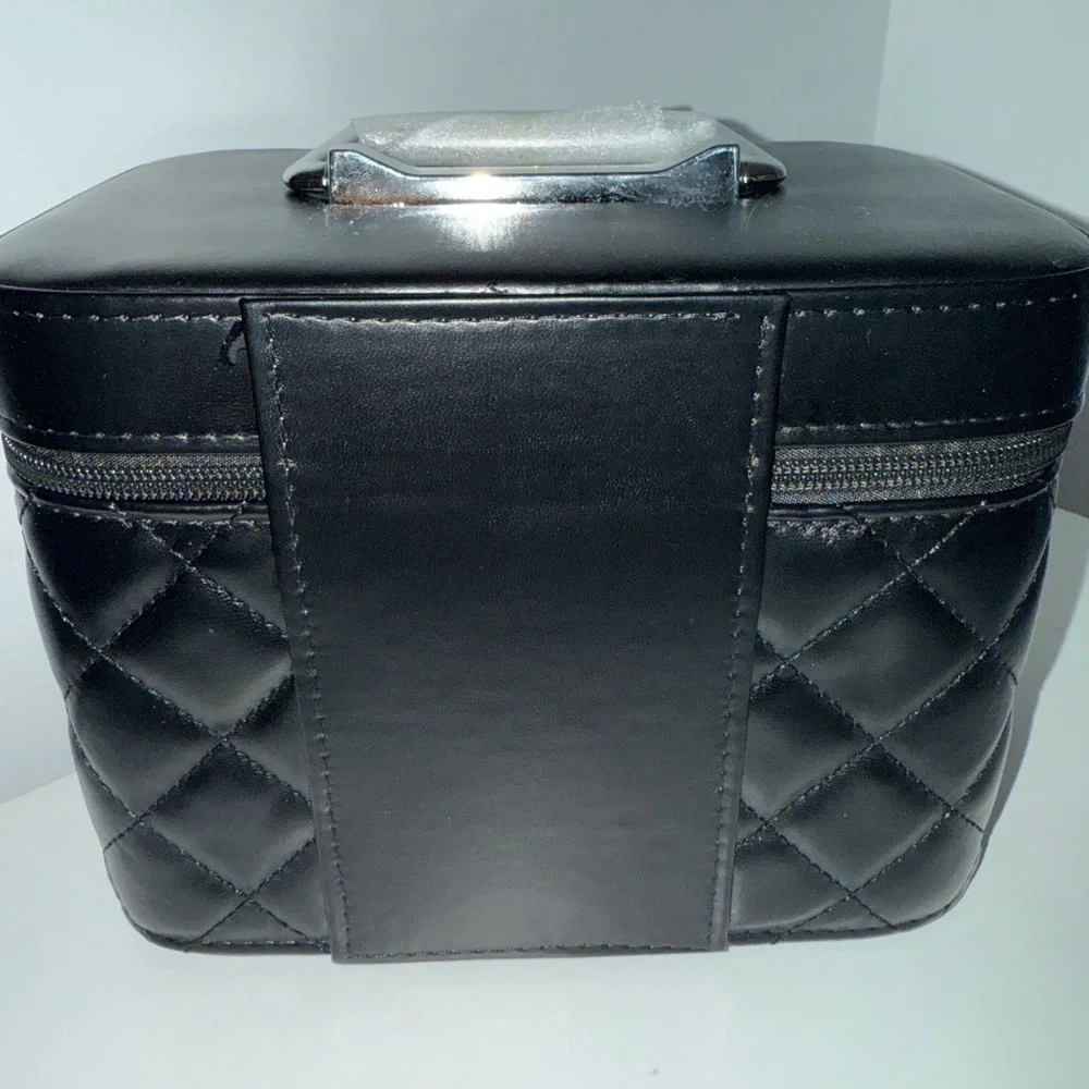 CC Black Quilted Leather Vanity Case - Picture 5 of 10